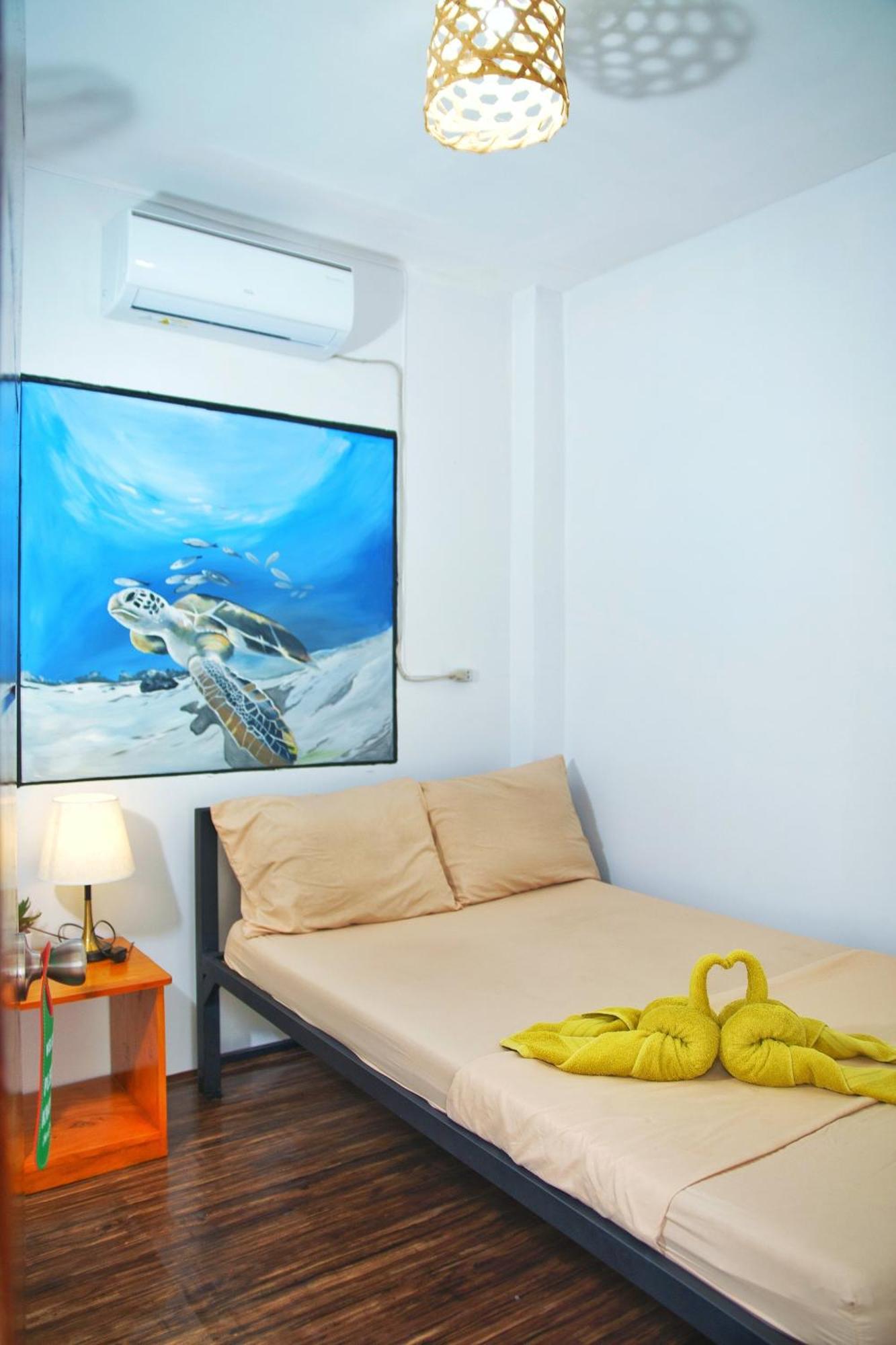 Ananas Guesthouse Moalboal Exteriör bild