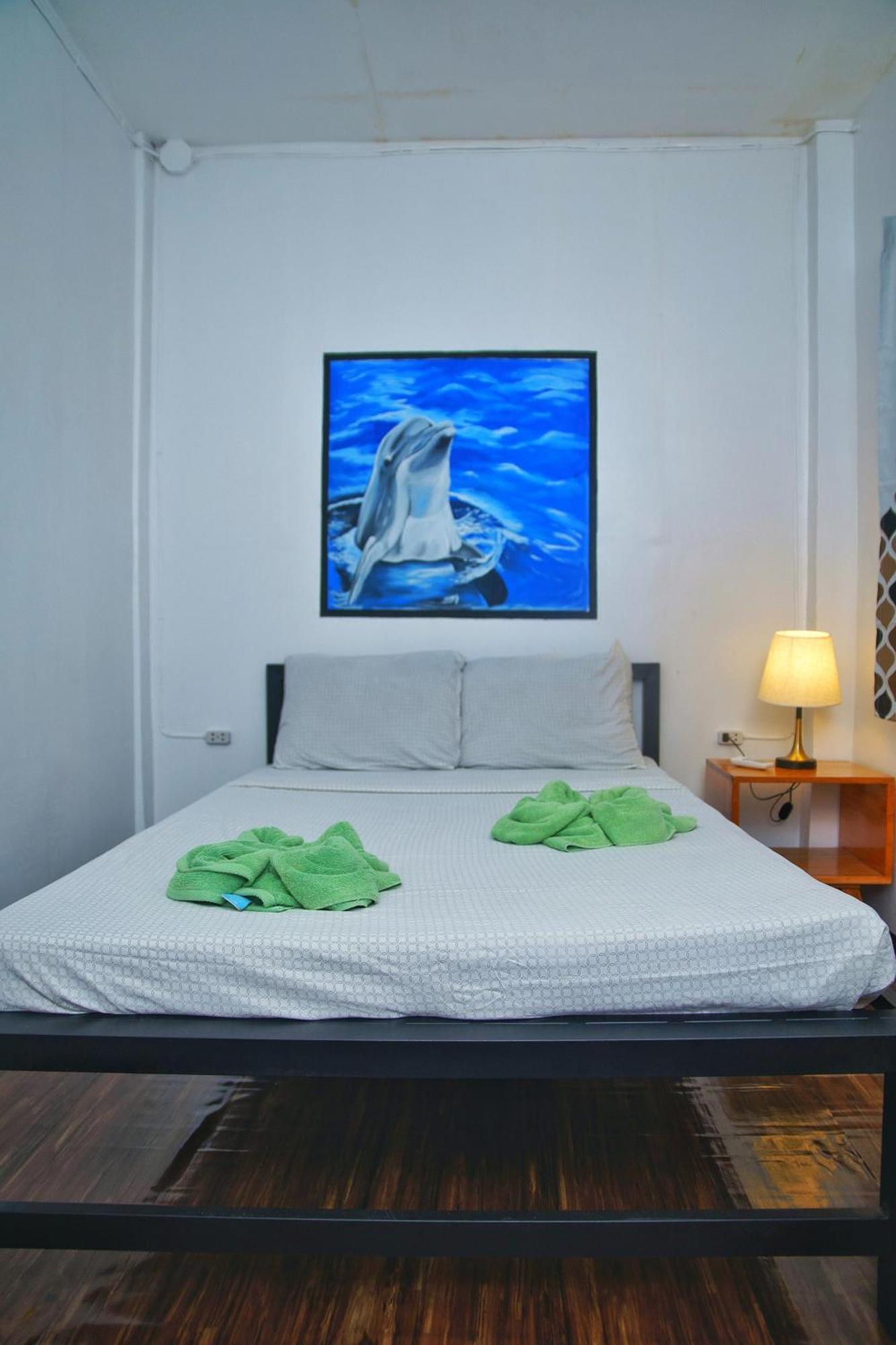 Ananas Guesthouse Moalboal Exteriör bild