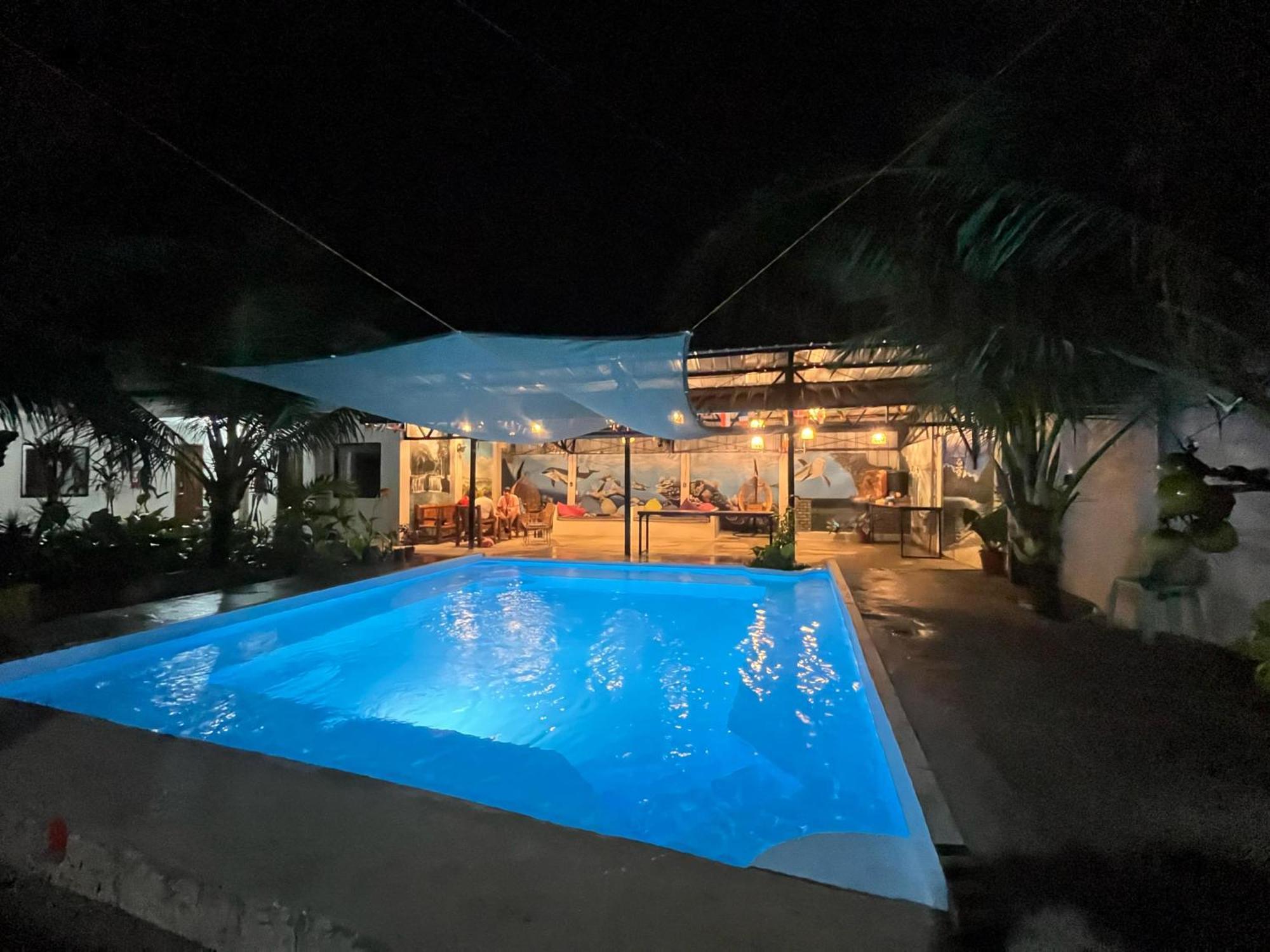 Ananas Guesthouse Moalboal Exteriör bild